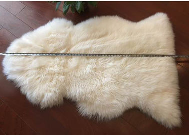 Porcellana Pezzo singolo lungo del cuoio 70 x110cm della pelle d'agnello dei capelli della coperta bianca genuina della pelle di pecora fornitore