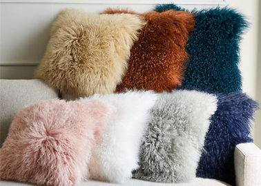 Porcellana Salone 16 pollici di capelli ricci lunghi del cuscino mongolo della pelliccia con il micro rivestimento della pelle scamosciata fornitore