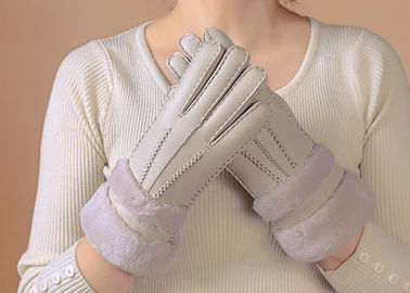 Porcellana I guanti allineati shearling delle donne impermeabili, guanti grigi della pelle di pecora delle signore  fornitore