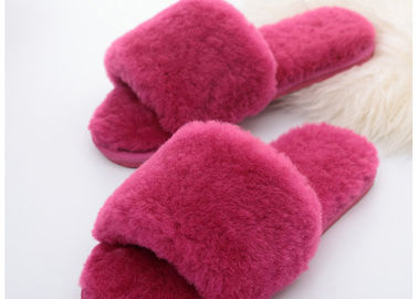 Porcellana Le pantofole lanuginose delle donne del rivestimento della lana, sogliola sfocata calda rosa della gomma delle pantofole fornitore