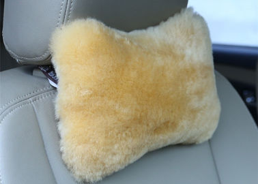 Porcellana Disossi il cuscino di Seat della lana d'agnello di forma delicatamente comodo per la decorazione/poggiacapo dell'automobile fornitore