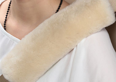 Porcellana Cuscinetti della cintura di sicurezza del vello per i bambini, coperture comode della tracolla della pelle di pecora  fornitore