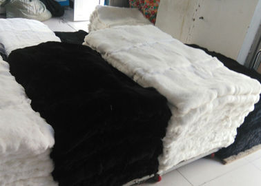 Porcellana Densità pesante lavabile di Rex del coniglio della pelliccia molle reale su ordinazione della pelle per la coperta genuina fornitore