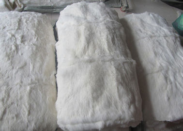 Porcellana Caldo antivento del tessuto di Rex della pelle reale domestica del coniglio per il rivestimento del cappotto di inverno fornitore