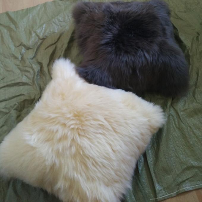 Cuscini all'aperto della sedia della singola pelliccia laterale, cuscini di disposizione dei posti a sedere del pavimento della pelle di pecora dell'Australia 