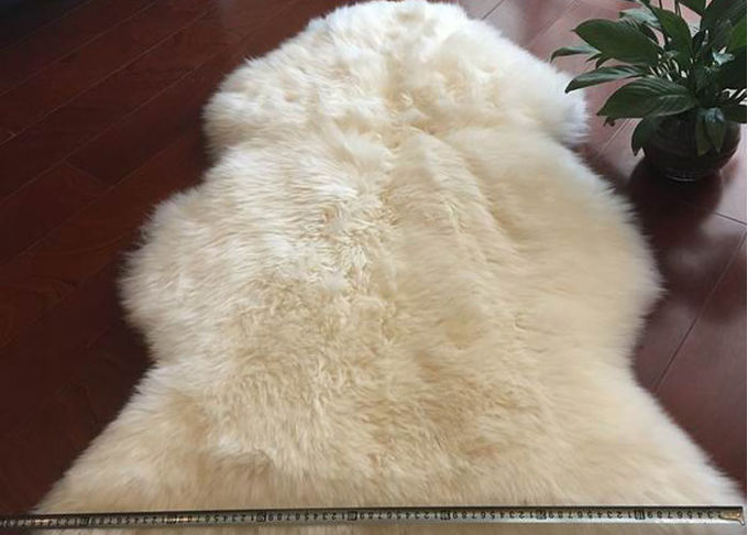 Lane merino lunga della coperta reale bianca decorativa domestica della pelle di pecora forma naturale di 90cm x di 60 