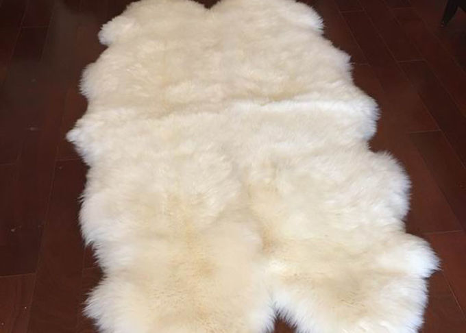 Il doppio lungo della lana d'agnello della coperta reale della pelle di pecora colpisce i pellami della pelle di montone per l'ingresso dell'hotel