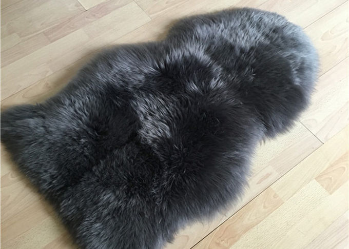 Il nero grigio reale della coperta di preghiera della pelle di pecora dell'Australia ha tinto la coperta lunga della lana della pelle d'agnello