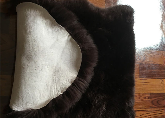 Il nero grigio reale della coperta di preghiera della pelle di pecora dell'Australia ha tinto la coperta lunga della lana della pelle d'agnello