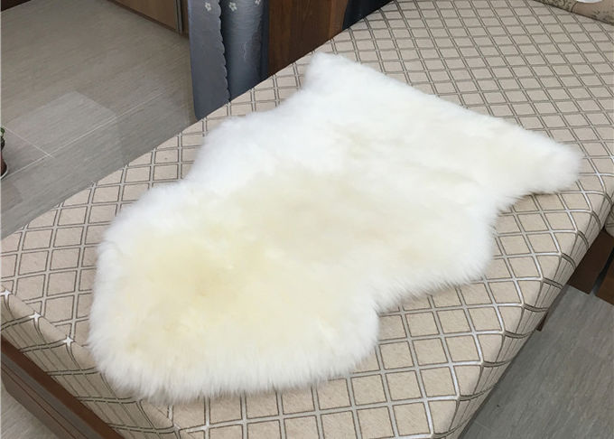 Il singolo rifornimento di colore del bianco sporco del cuoio della coperta reale della pelle di pecora prova 90*60cm ecologici