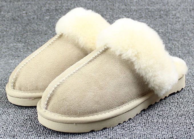 Pantofola all'aperto di inverno della lana di shearling della pantofola del mocassino di prezzi bassi delle pantofole della lana delle pecore