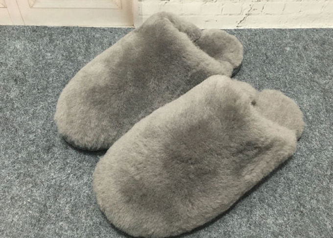 Pantofole su misura della lana delle pecore di inverno per gli appartamenti/hotel di alta classe