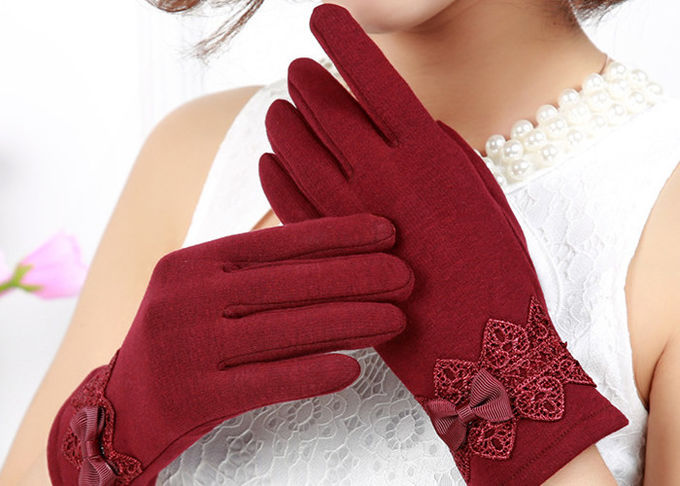 I guanti con le punte delle dita del touch screen, guanti molli delle donne di inverno per uso del telefono cellulare 