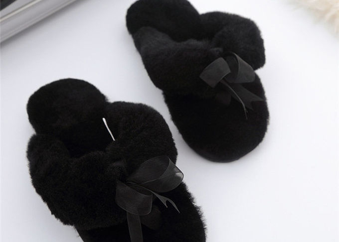 pantofola all'aperto di inverno della pelle di pecora del mocassino della pantofola di shearling delle pantofole all'aperto dell'interno della lana