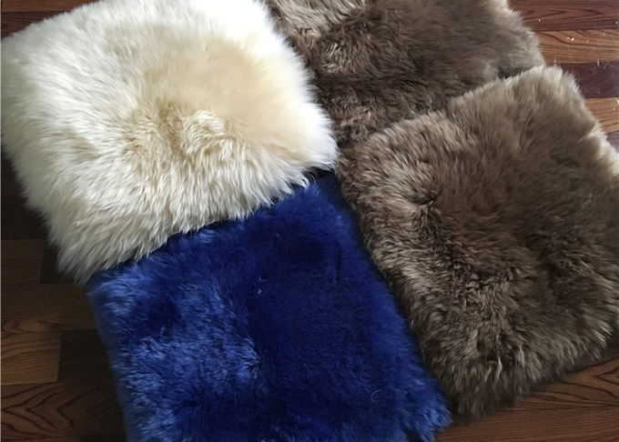 I cuscini di tiro del sofà della pelle di pecora dell'Australia scelgono la pelliccia parteggiata con colore/dimensione su ordinazione
