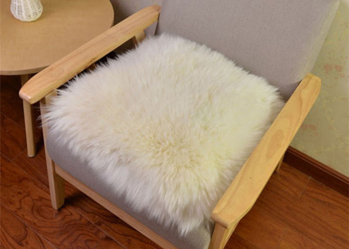 colore della crema del cuscino di Seat della lana d'agnello della peluche del lusso di 45*45cm per la decorazione domestica
