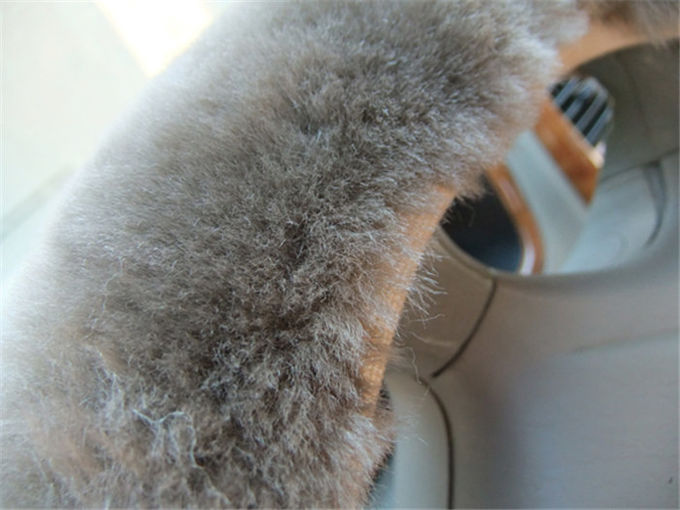 Copertura beige del volante della pelle di pecora inverno/di autunno con la lana dell'Australia