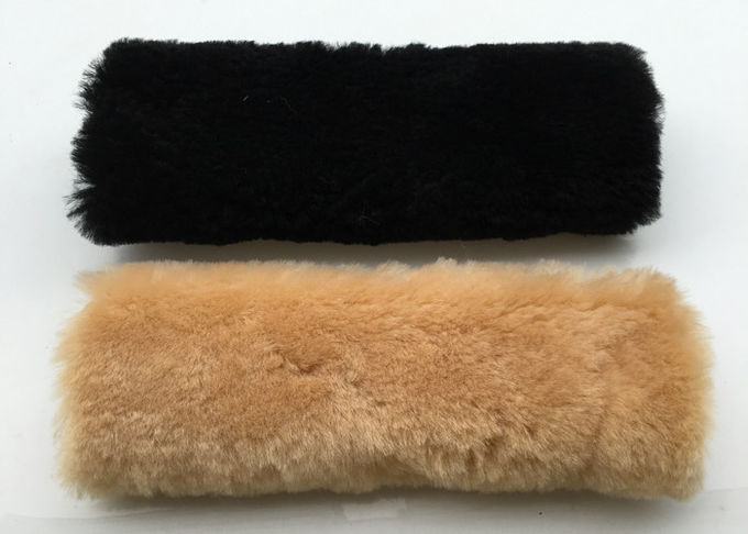Cuscinetti della cintura di sicurezza del vello per i bambini, coperture comode della tracolla della pelle di pecora 