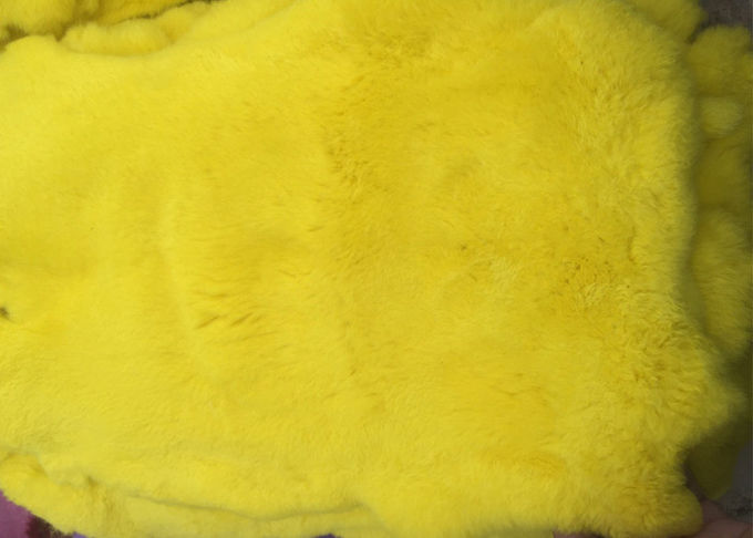 Pelli lanuginosa molle naturale del coniglio di Rex 12 x 15 pollici per la fabbricazione delle coperture della sedia