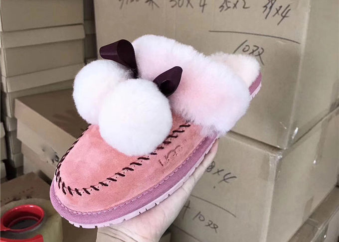 Pantofole della lana delle pecore di modo, scarpe domestiche lanuginose calde dell'interno delle donne di inverno