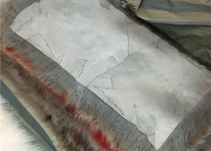 Accento naturale della pelliccia dell'agnello della coperta (2' x 4') del tiro mongolo genuino domestico della pelliccia per la sedia