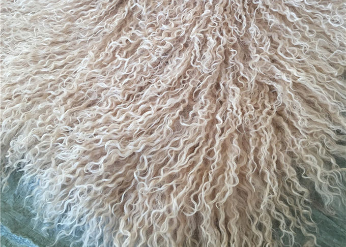 Copertura mongola delle feci della pelle di pecora dei capelli della pelle d'agnello della coperta della pelliccia riccia naturale lunga delle pecore bianche
