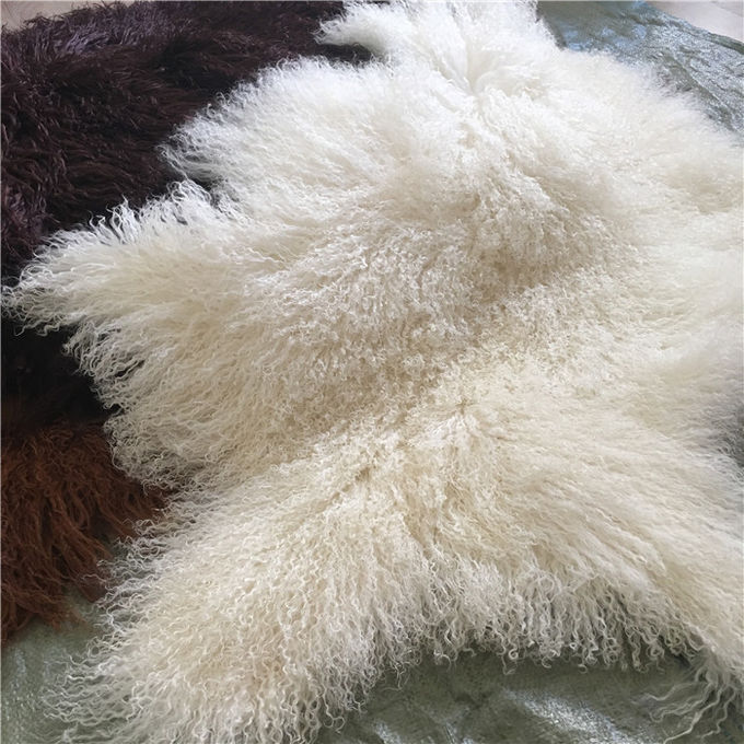 Coperta riccia della pelliccia delle pecore dei capelli della lana d'agnello mongola genuina lunga reale della pelle di pecora
