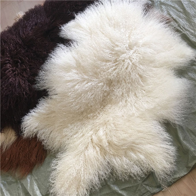 Copertura lunga dell'ottomano della lana della pelliccia dei capelli ricci del Tibet della pelliccia naturale mongola genuina dell'agnello