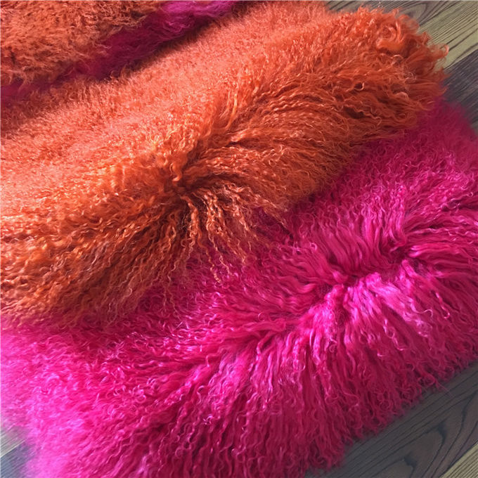 La pelle di pecora lunga dei capelli della coperta tibetana della lana d'agnello ha tinto il tappeto mongolo della coperta del piatto della pelliccia dell'agnello