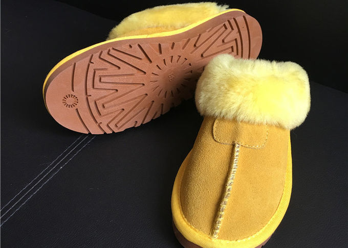 Pantofola molle 100% della pelle scamosciato di EVA della castagna delle scarpe delle signore delle pantofole della pelle di pecora sola