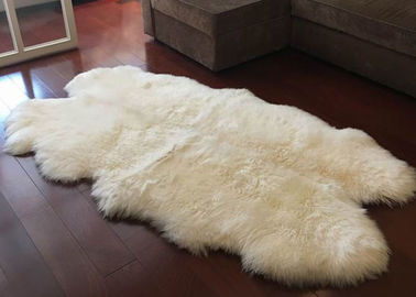 Porcellana Bianco durevole fatto a mano 120 *180cm dell'avorio della grande coperta australiana della pelle di pecora di quattro cuoii fornitore