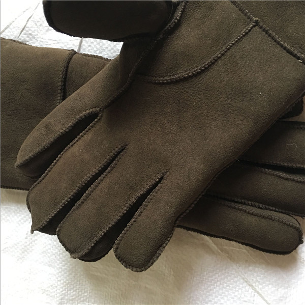 I guanti su misura di shearling del nero di dimensione riscaldano delicatamente con la pelle di pecora 100% dell'Australia
