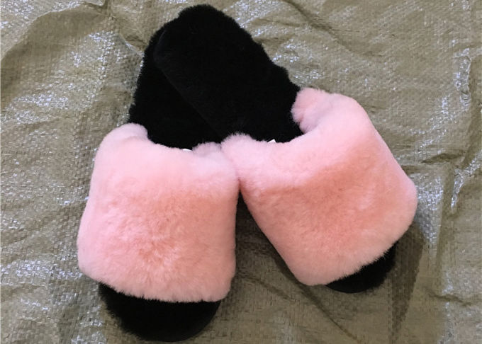 Pelliccia di gomma della pelle di pecora del dito del piede delle pecore delle pantofole aperte reali della lana sola per le scarpe dell'interno di inverno